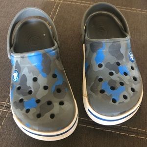Lot of 4 pairs of boys Crocs size 12 & 12/13 🐊